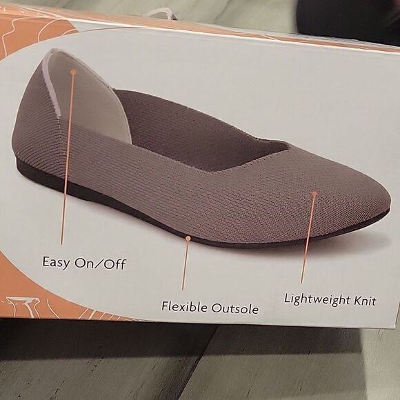 J SPORT flats,size 6 - Picture 4 of 7